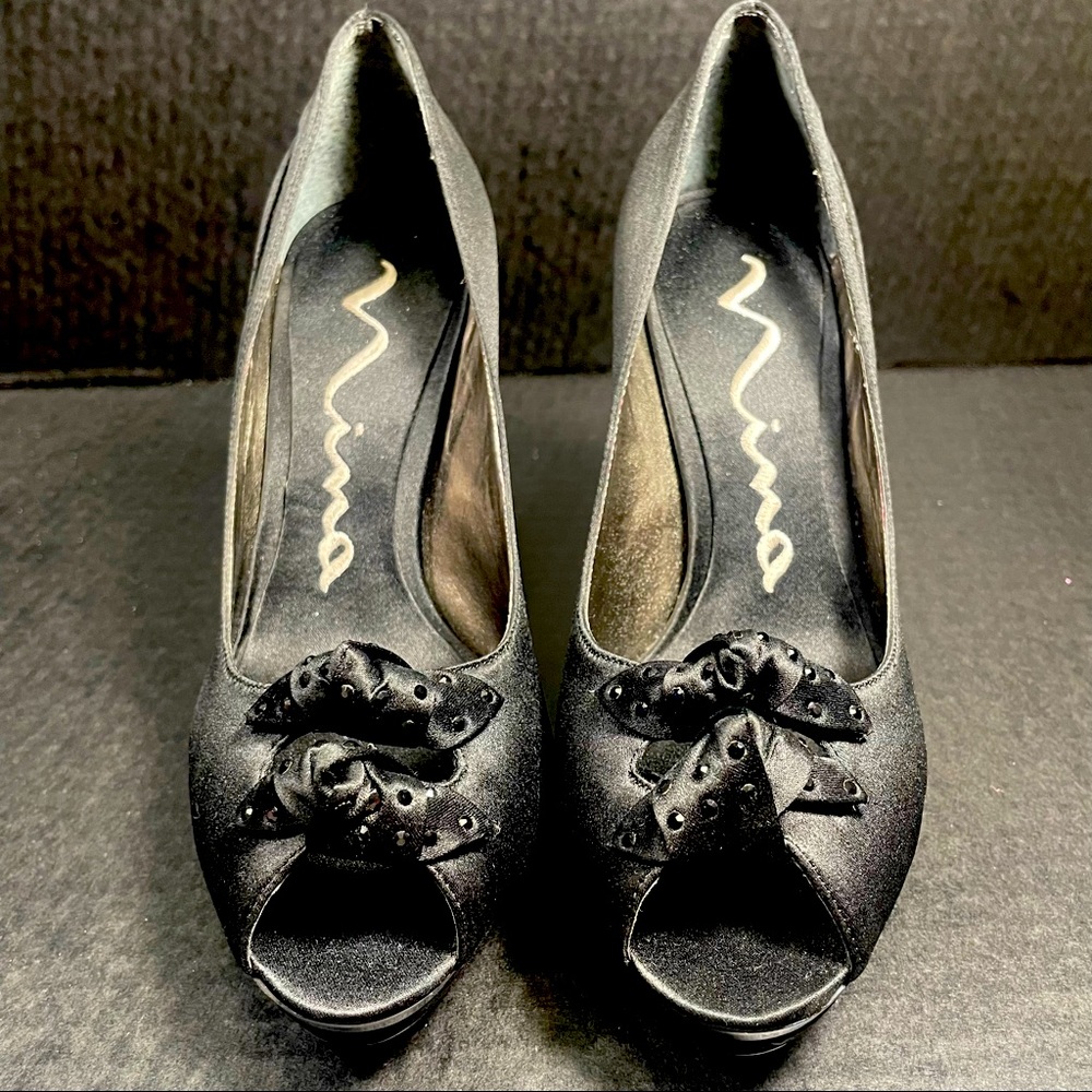 BNWT Nina Black Satin 4” Pumps Rhinestone peep toe 5.5M Gorgeous PRICE FIRM